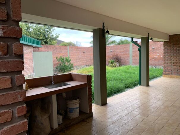 IMPORTANTE CASA EN VENTA B° TRES CERRITOS LAS MARGARITAS