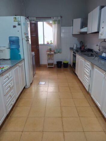 AMPLIA CASA EN VENTA ALBERDI AL 900