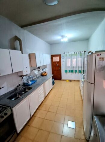 AMPLIA CASA EN VENTA ALBERDI AL 900